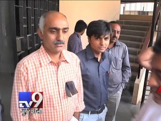 Protest over not regularising part time lecturers - Tv9 Gujarati