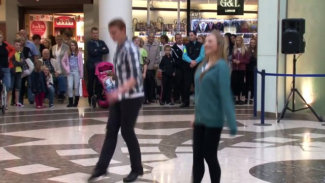 Irish Dancing Flashmob in Essex by Aer Lingus Regional and London Southend Airport