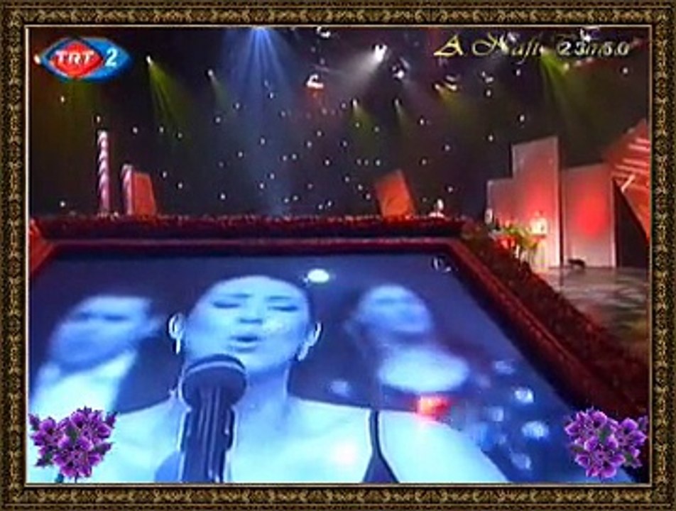 Rengin UYAR KÖKTEN *Ömrümce O Saf Aşkını Kalbimde Yaşatsam*