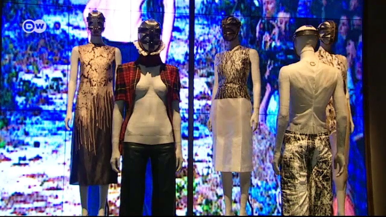 Alexander McQueen Ausstellung in London | Euromaxx