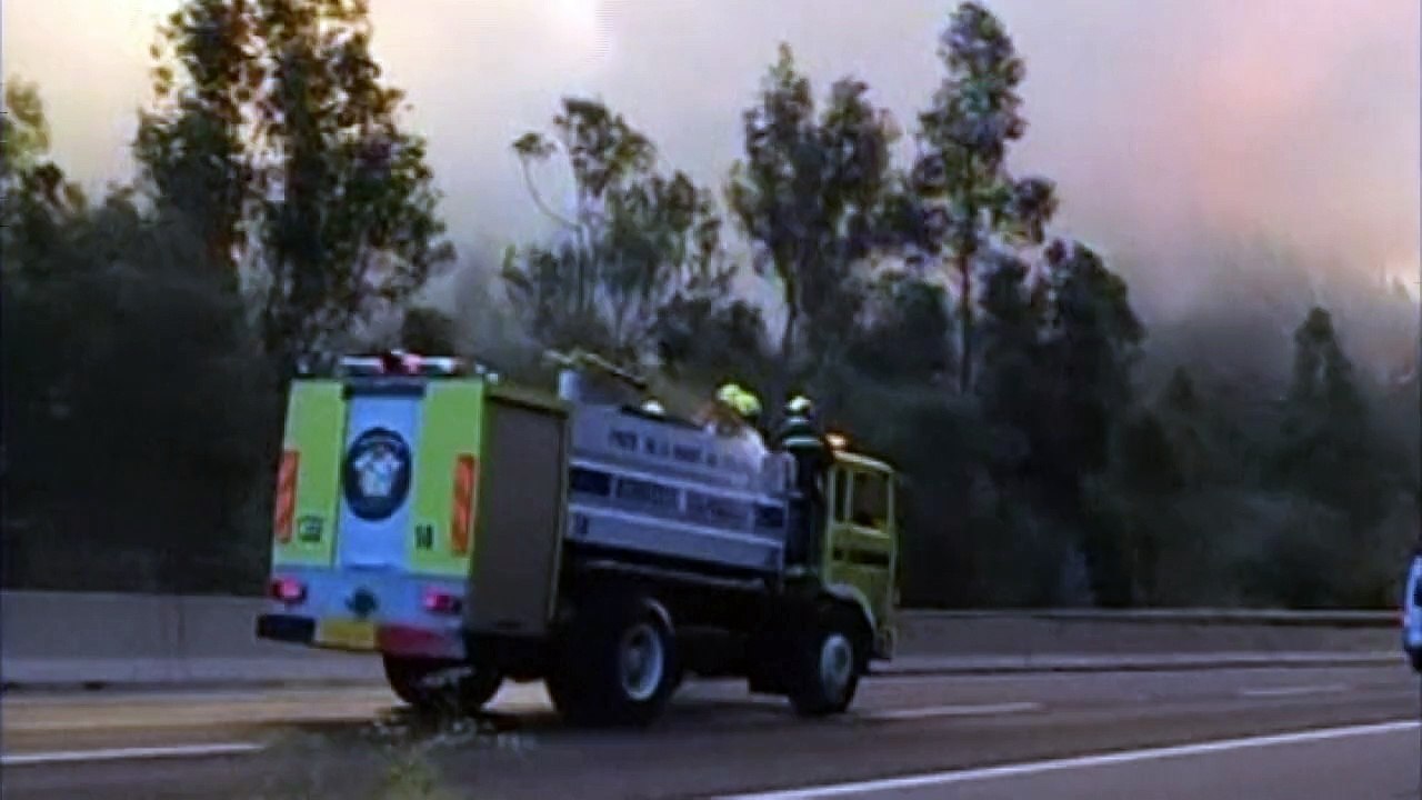 Forest fires rage in Chile: Thousands evacuated from port