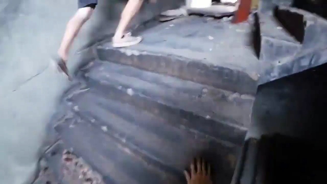 Extreme saut de la maison / Extreme jump from home