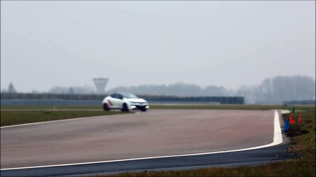 Renault Megane RS Trophy-R & R26.R on the track