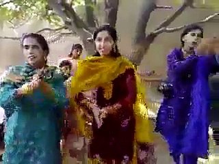 Desi Pathan Girls Very Great Garam Shadola Dance Must Watch 2015
