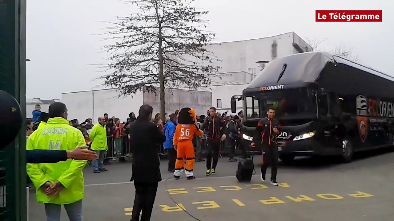 Ligue 1. Lorient - Caen : les Lorientais  accueillis par leurs supporters