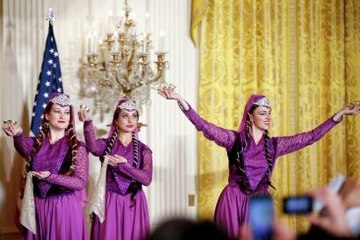 Michelle Obama 'Nevruz'u Beyaz Saraya Taşıdı