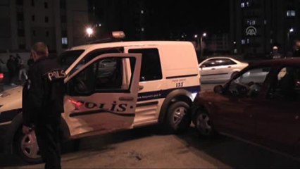 Polis Aracı Kaza Yaptı: 1 Yaralı