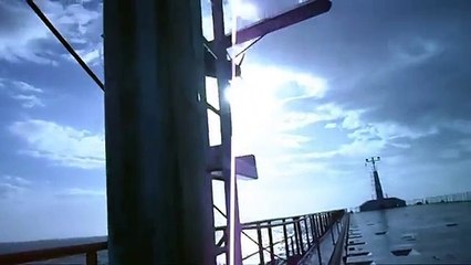 Cet avion de tourisme Atterrit sur ce Cargo en pleine Mer