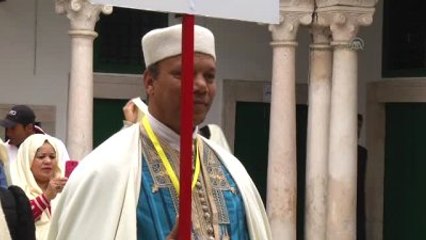 Tunus'ta "Geleneksel Kıyafet Günü"