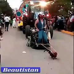 مرغ میں اتنی طاقت کہاں سے آ گئی