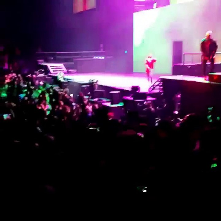 Chris x Tyga live