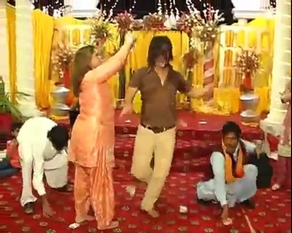 pakistani  Dance ....hot songs and village dance