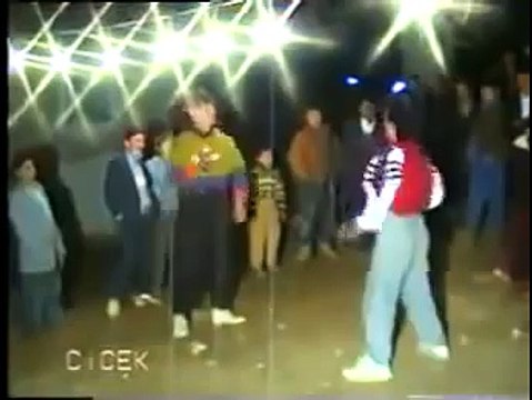 90'ların Apaçi Gençleri ve 90'lar Apaçi Dansı