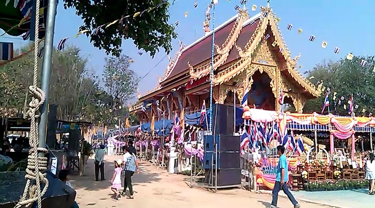 Wat Phang Eai estrade 50