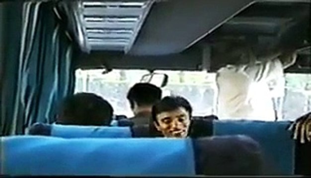 Unseen Video of Pakistani Cricketers in A Bus During England Tour in 1996