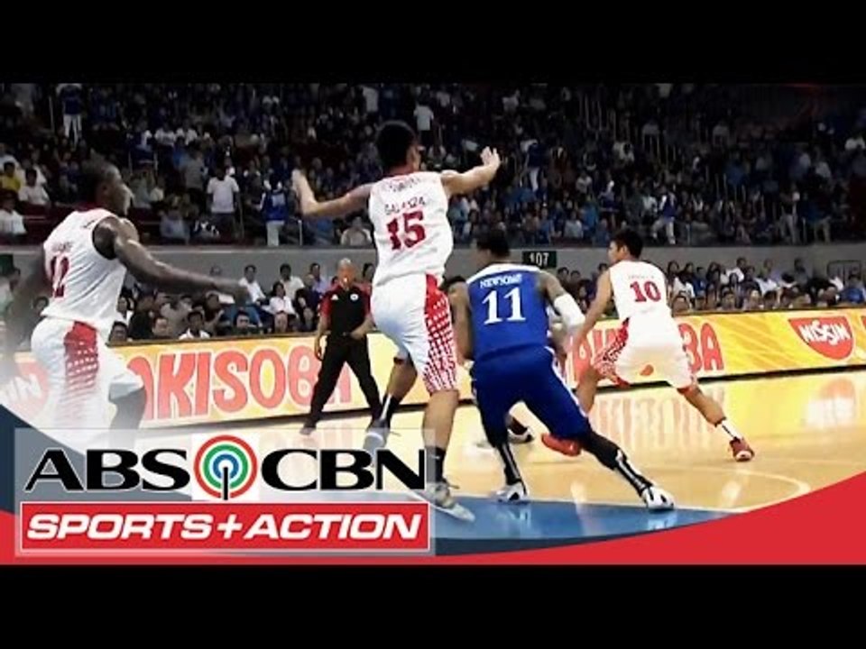 UAAP 77: Chris Newsome inside pass to Alfonzo Gotladera