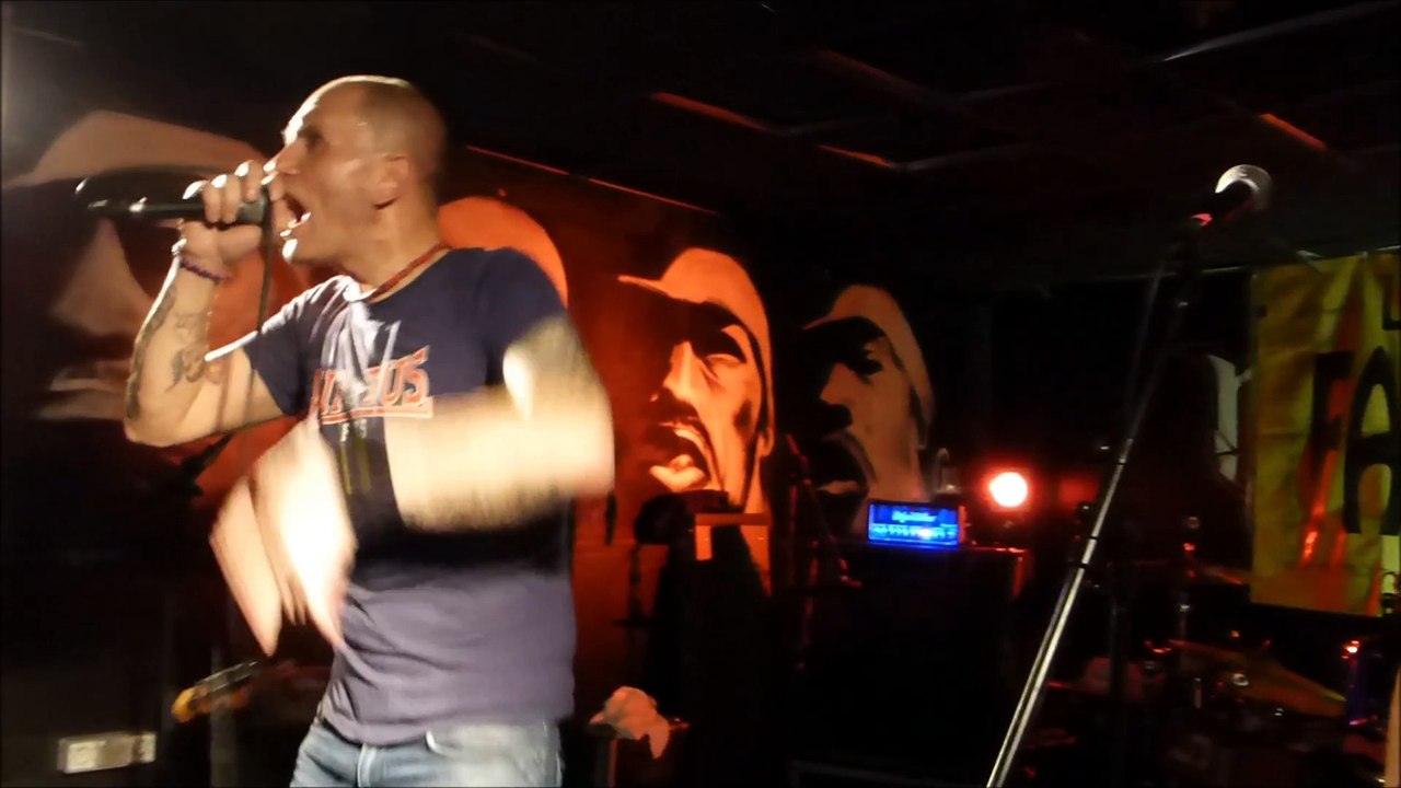 LOS FASTIDIOS au MOLOTOV - la mia vita (live)