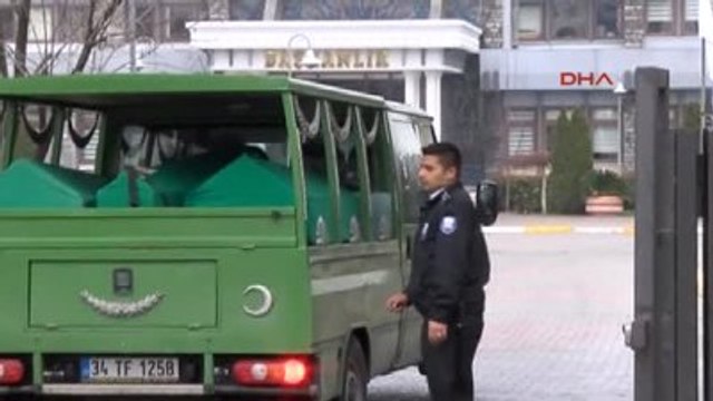 Üniversiteli Gençlerin Cenazeleri Adli Tıp Kurumu'na Getirildi