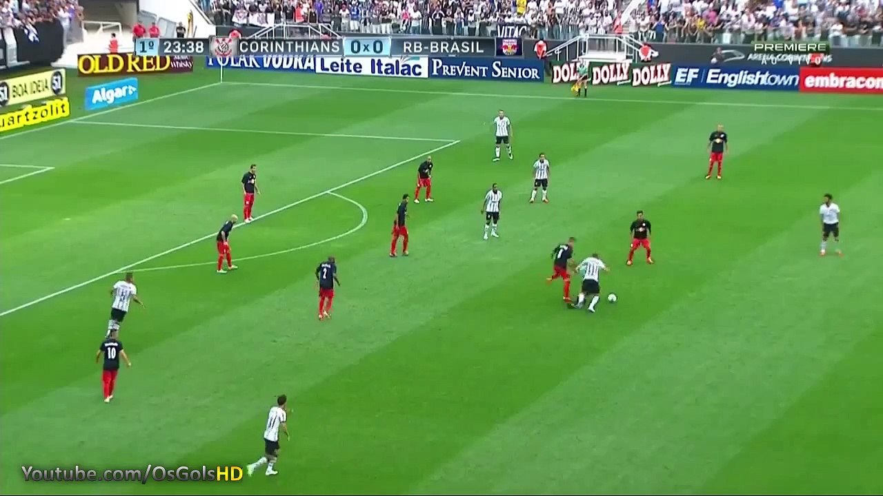 L'arbitre gêne et tombe ! Corinthians 0 x 0 Red Bull Brasil - 14/03/2015