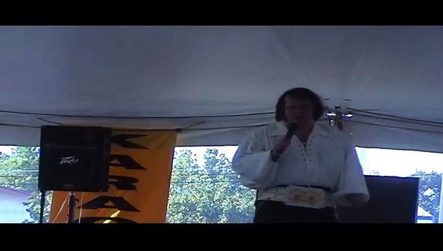 Bryan Clark sings Talk In Your Sleep at Elvis Week 2006 (video)