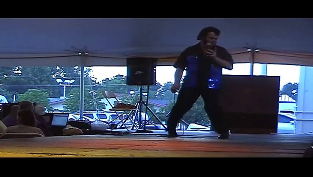 Danny Dale sings Trying To Get To You at Elvis Week 2006 (video)