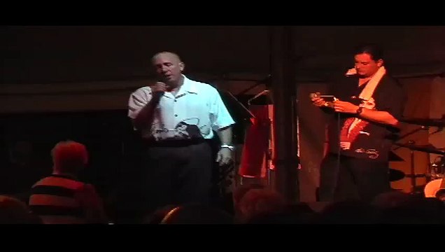 Danny McCorkle sings Just Pretend at Elvis Week 2006 (video)