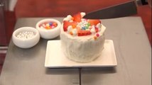 Japon Aşçı Minyatür Mutfağında Mini Çilekli Pasta Yaptı