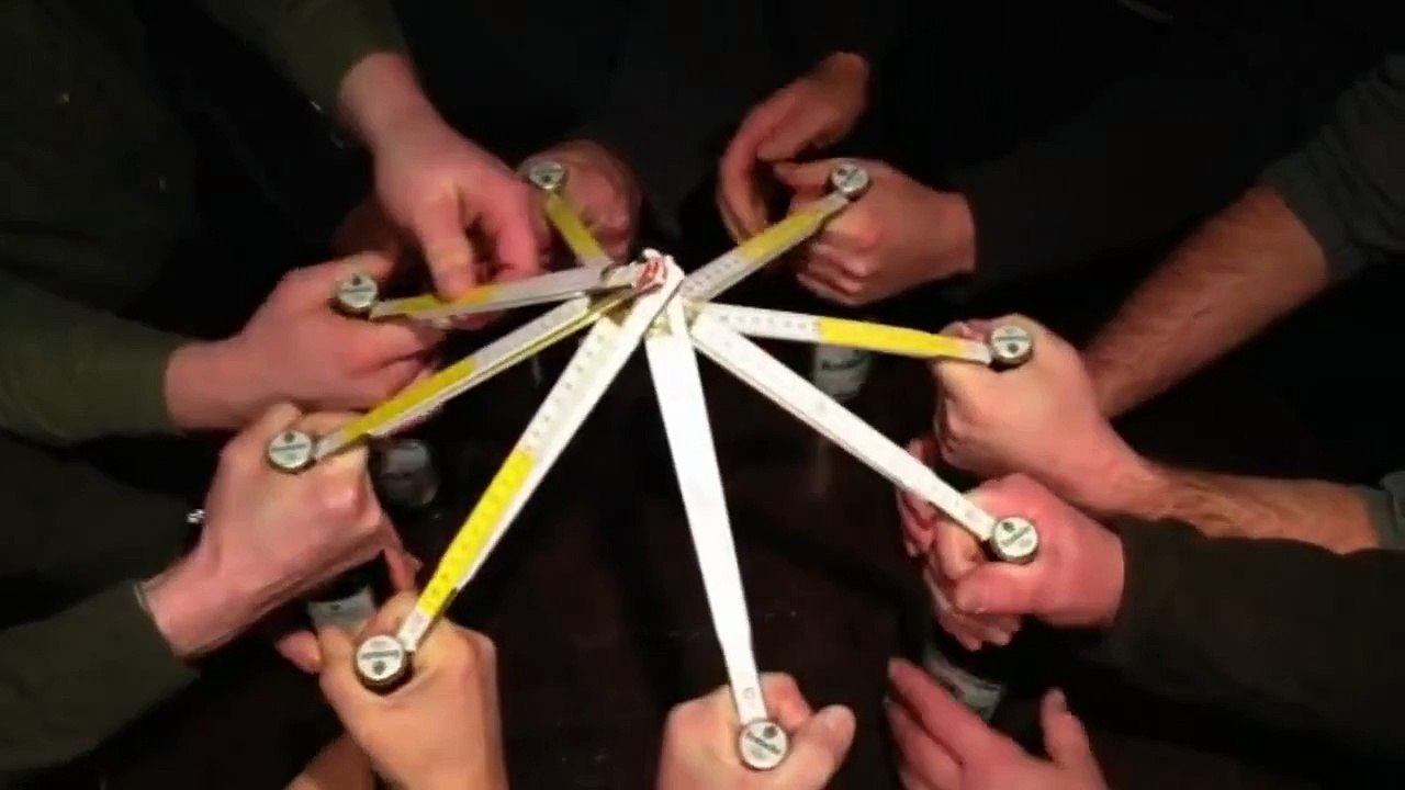 Décapsuler 8 bières en même temps / Uncap 8 beers at the same time