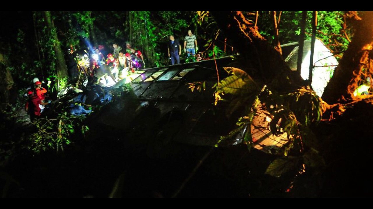VIDEO - Tragique accident de bus au Brésil - 45 morts