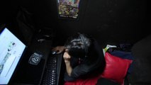 Japanese people live in Internet cafes because they can't afford apartments