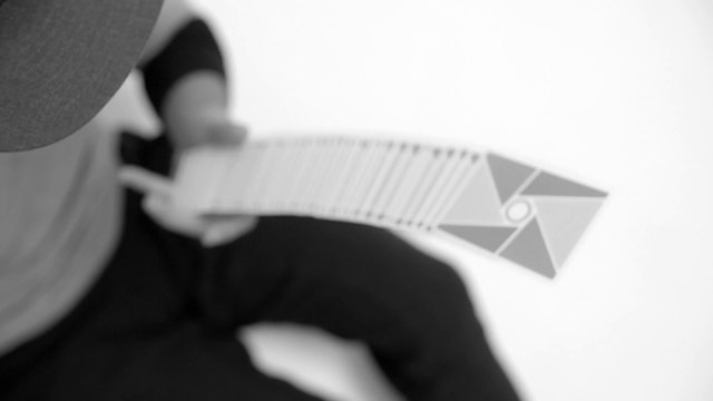 Card Virtuoso : Playing Card Shuffling Art Will Blow Your Mind