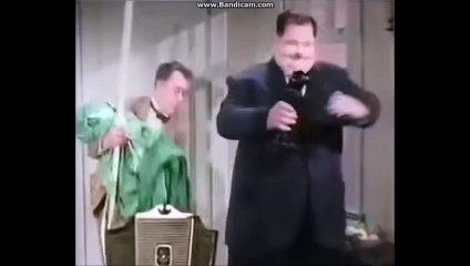 Stanlio e Ollio - C'era una volta un piccolo naviglio (LE TUBATURE)