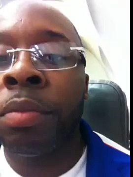 Un noir, un pretre et un rabbin dans un avion