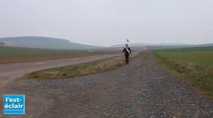 Départementales : David Cozier  (candidat EELV) fait  sa campagne en courant plus de 100 km