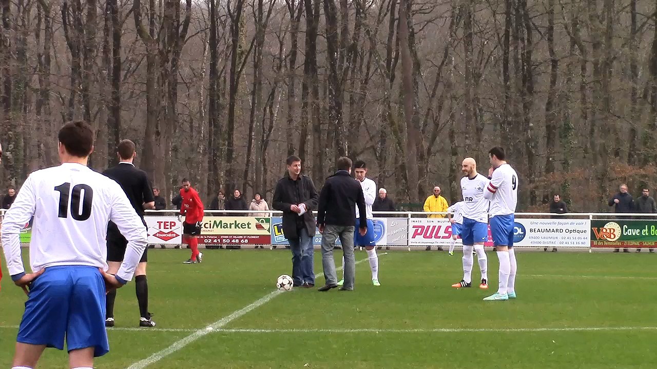 C OUP D'ENVOI DONNE PAR REGIS CLEMENT