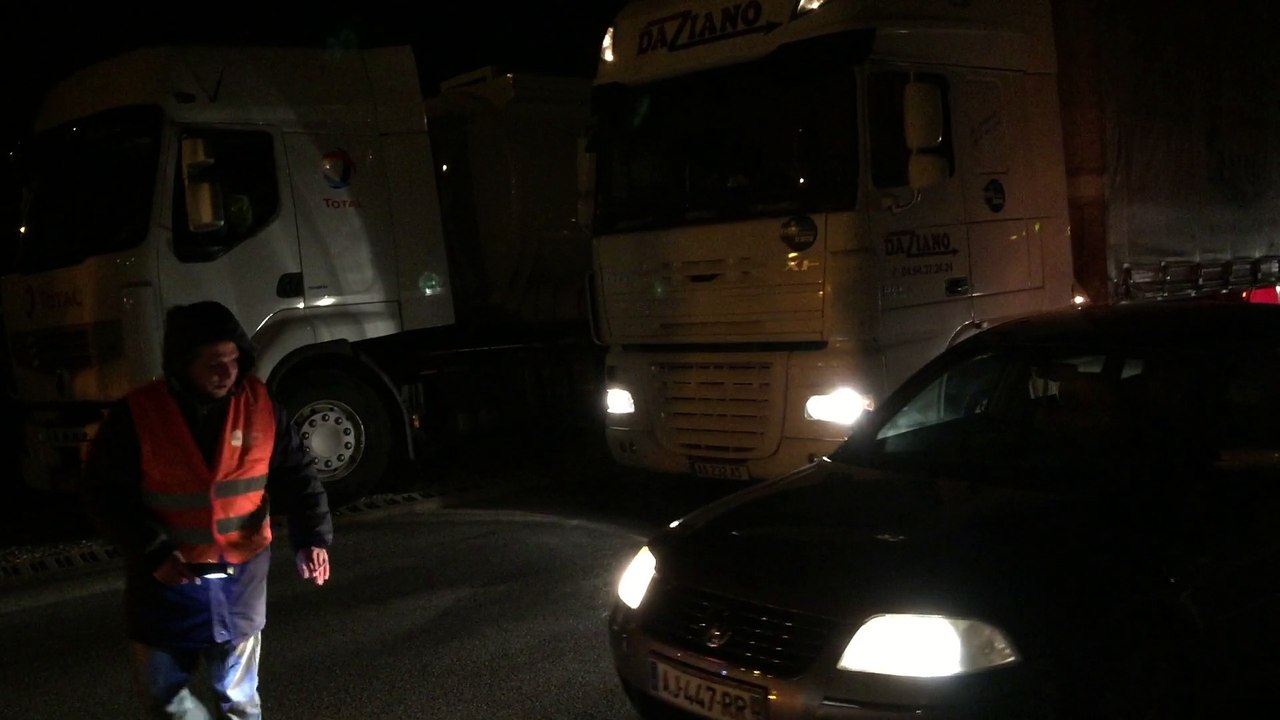 Action CFDT Routes du 28 janvier 2015 au Rond-Point du Bec du Canard à la FARLEDE (VAR)