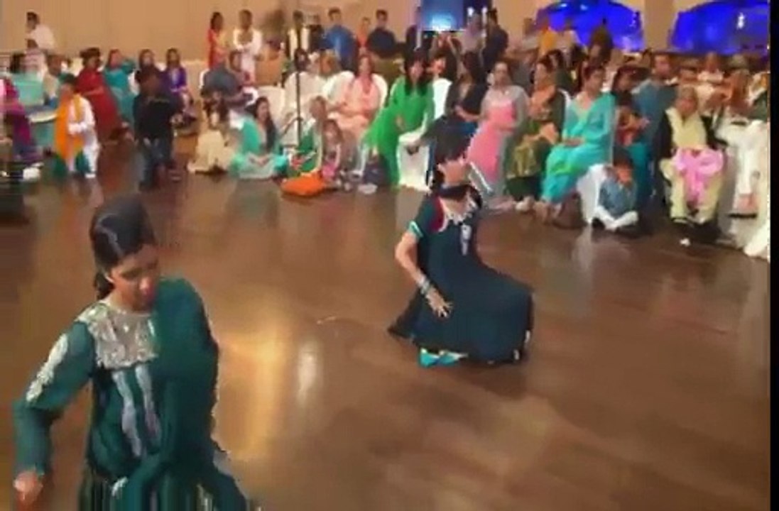 Munni Banaam Hui - Wedding Dance
