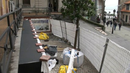 Obras en el mural de la Salve del Paseín de Candás