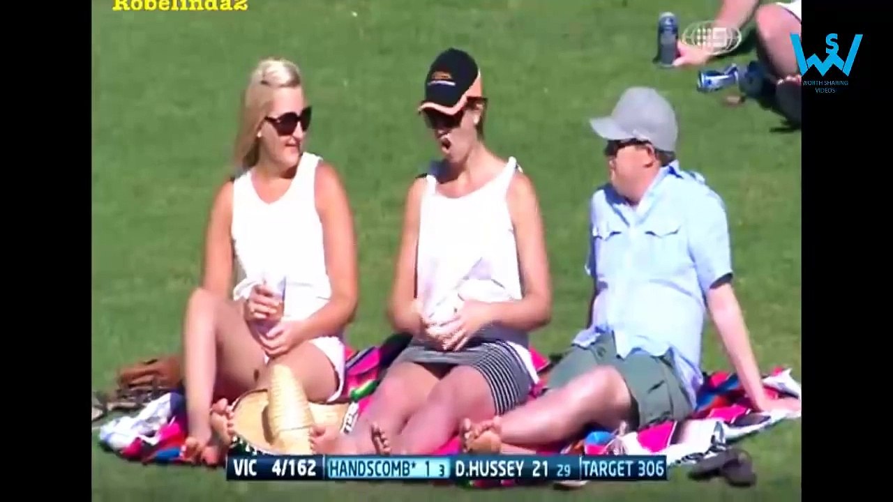 Sexy sceen in cricket match