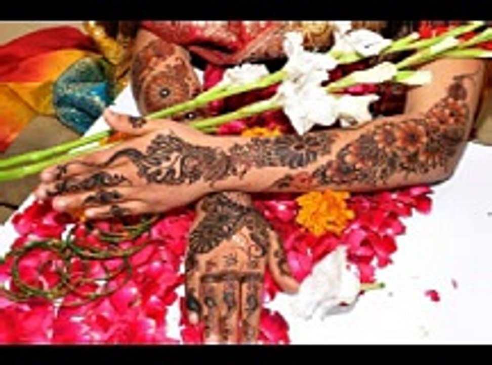 Lovely Mehndi Design for Night Functions