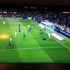 Cristiano Ronaldo: jugador de Levante le negó golazo de chalaca ¡en la línea!