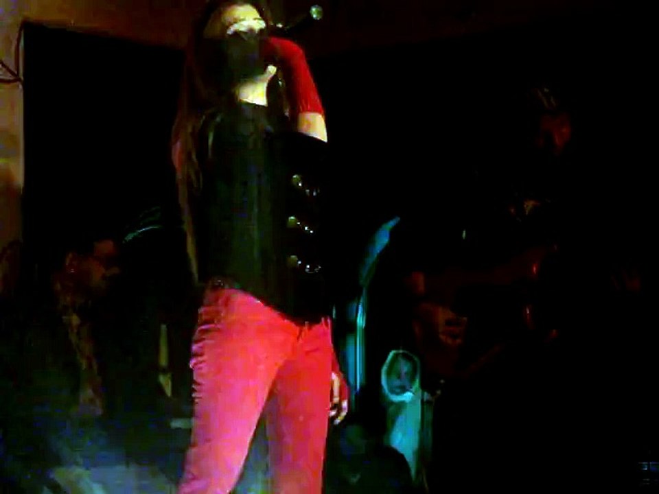 Komal Malik sing Live "Hanju " at the concert....