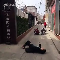 Sokak Ortasında Vurulma Şakası