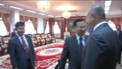 Çavuşoğlu, Heng Samrin ile Görüştü - Phnom