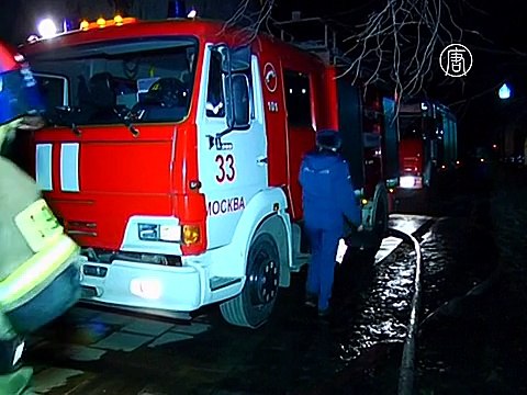 Ночью в центре Москвы тушили Новодевичий монастырь