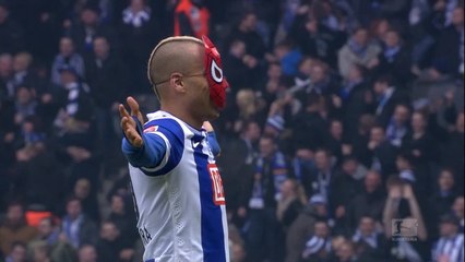 Örümcek Adam maskesine sarı kart