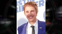 Justin Bieber Puts On A Brave Face For His Comedy Central Roast