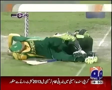 Ahmad Shehzad Bleeding after collision with Faf Du Plessis - Video Dailymotion