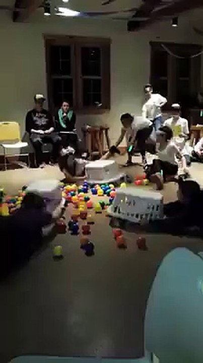Obur hippo çok aç (insan versiyonu)