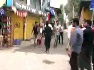 Indian Army Live Fight With Militants in Kashmir